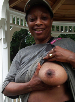 Mature aged ebonies show nude and sex..