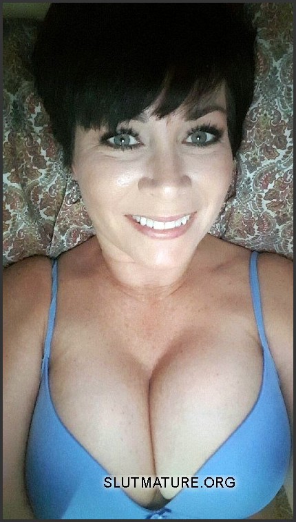 mature ex wife nud photo